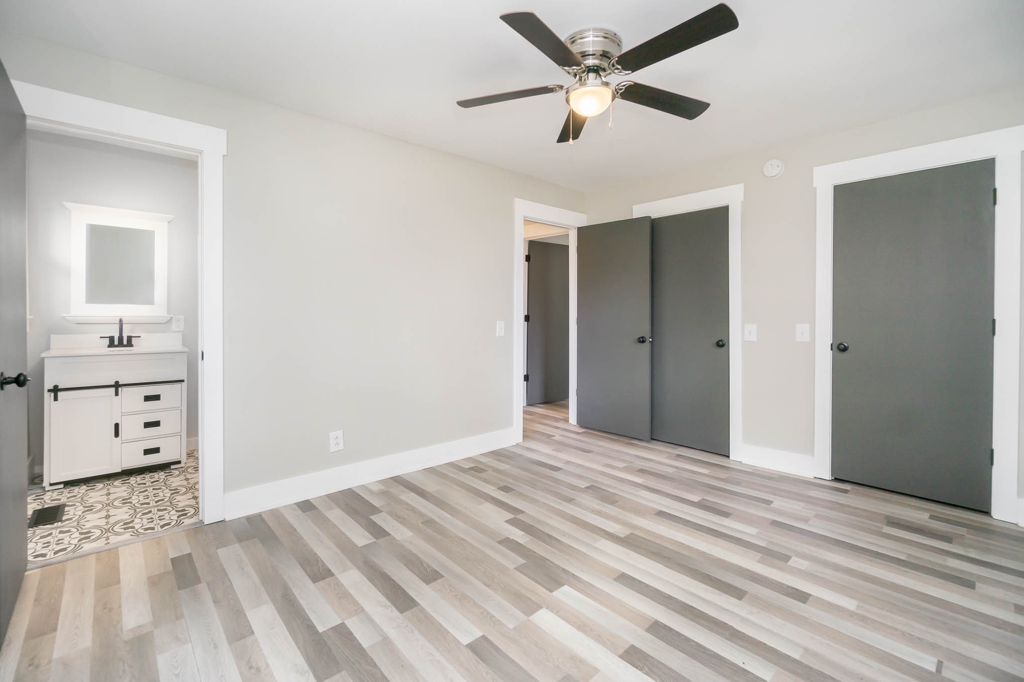 1261 Harrison Road Murfreesboro, TN 37128 - Photo 17 of 24 a view of a livingroom with a ceiling fan