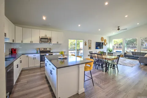 $349,000 | 1827 Live Oak Drive, Canyon Lake, TX 78133