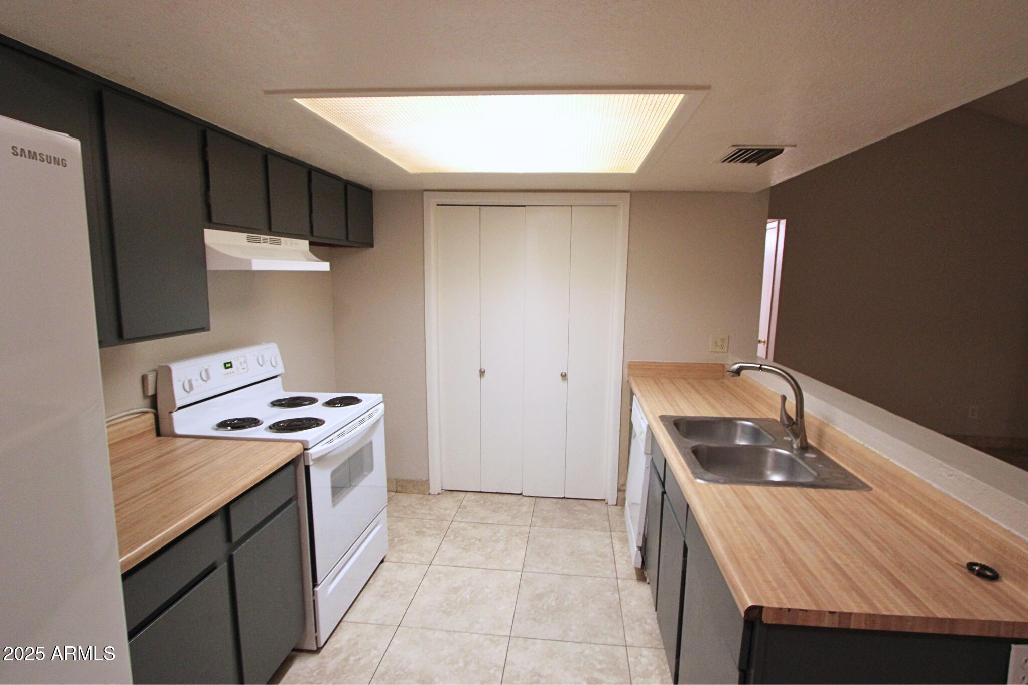 1495 East 29th Avenue, Unit 3 Apache Junction, AZ 85119 - Photo 5 of 11 5