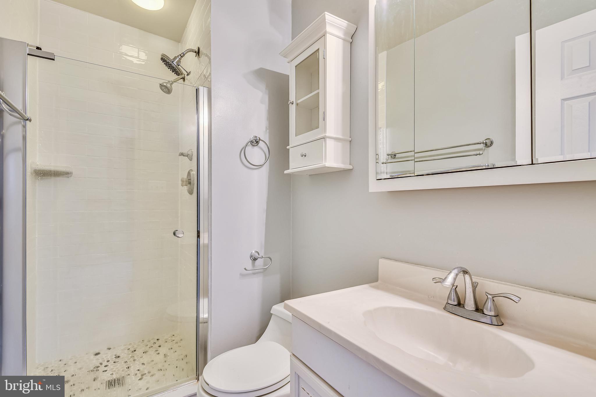 1606 Angus Court Crofton, MD 21114 - Photo 19 of 36 Primary Bath