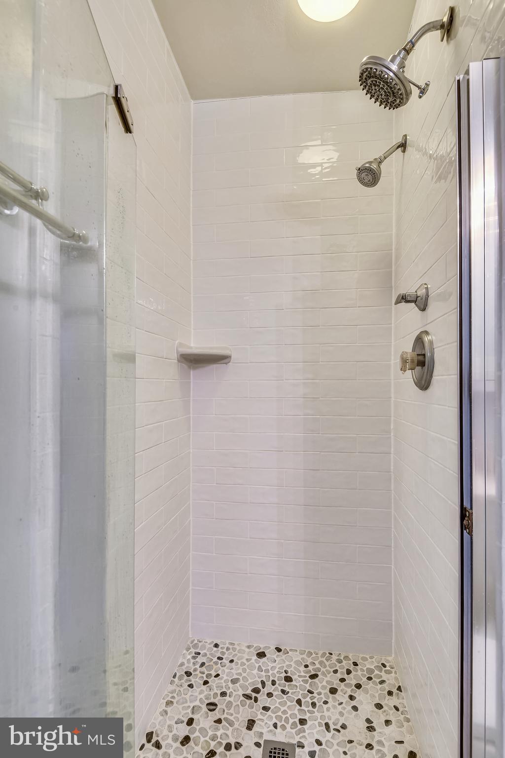 1606 Angus Court Crofton, MD 21114 - Photo 20 of 36 Primary Bath