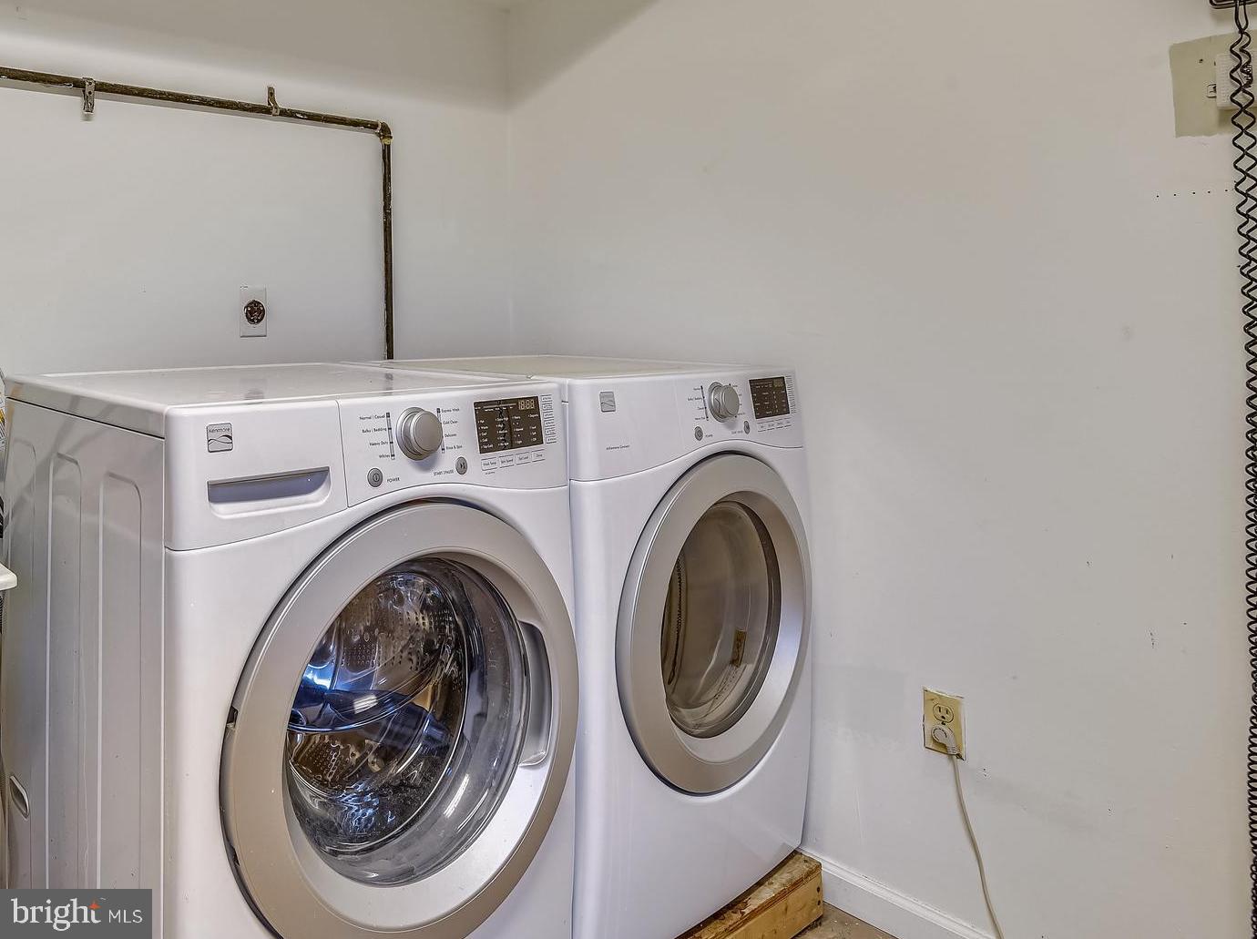 1606 Angus Court Crofton, MD 21114 - Photo 32 of 36 Laundry