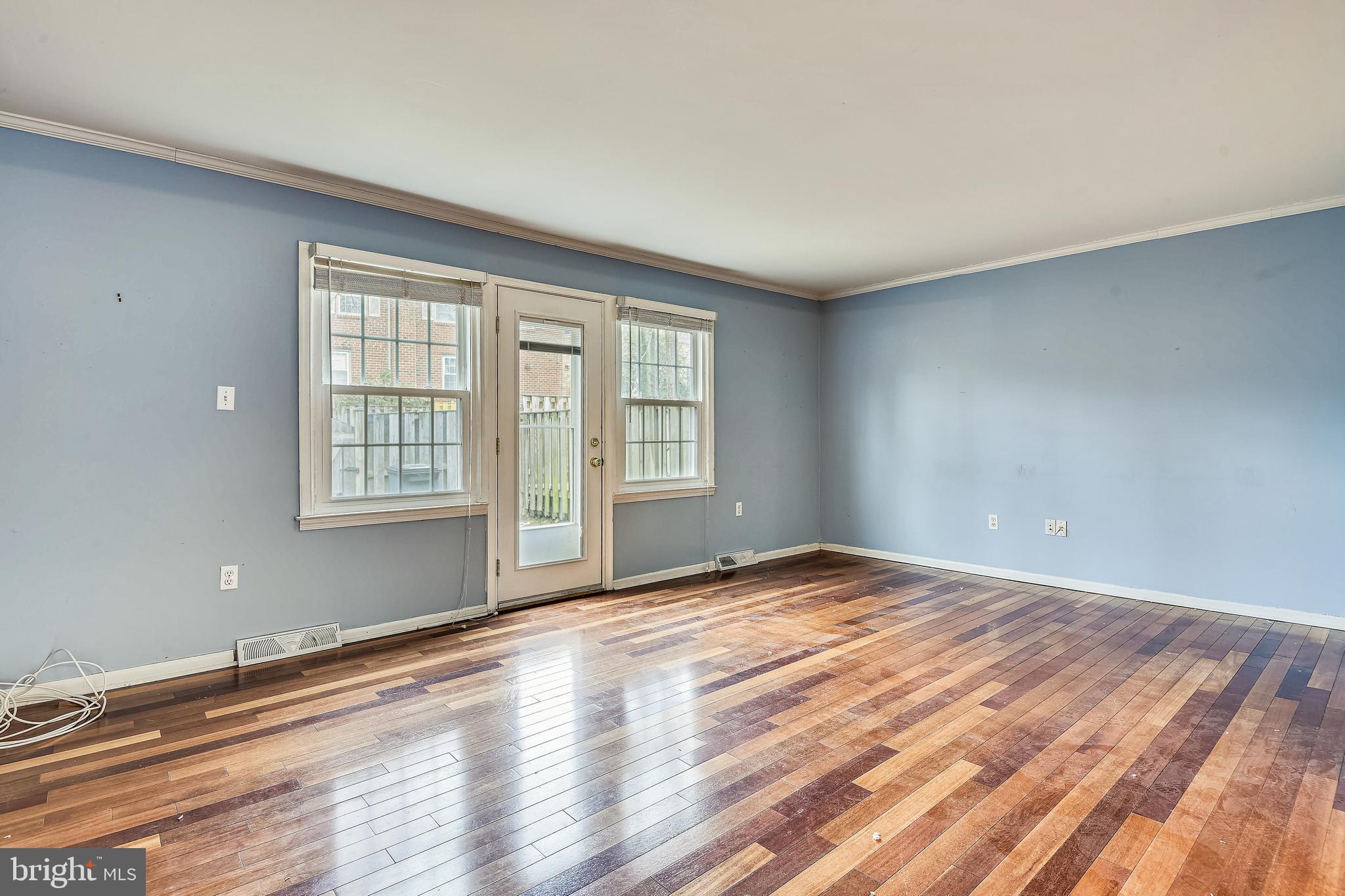 1606 Angus Court Crofton, MD 21114 - Photo 6 of 36 Living Room
