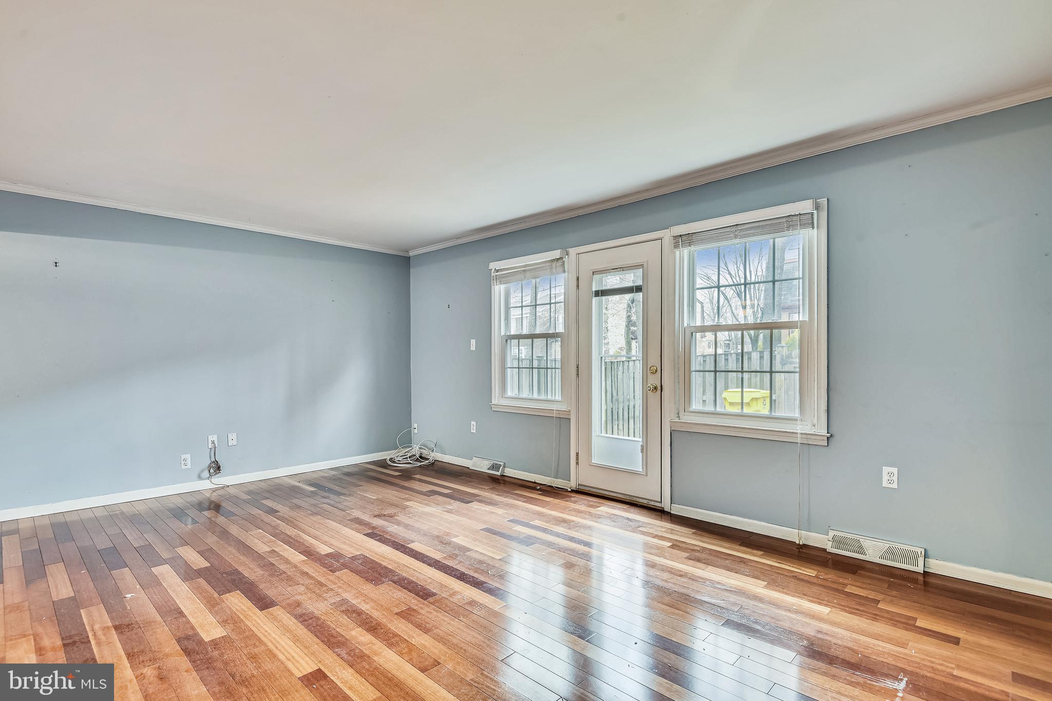 1606 Angus Court Crofton, MD 21114 - Photo 7 of 36 Living Room