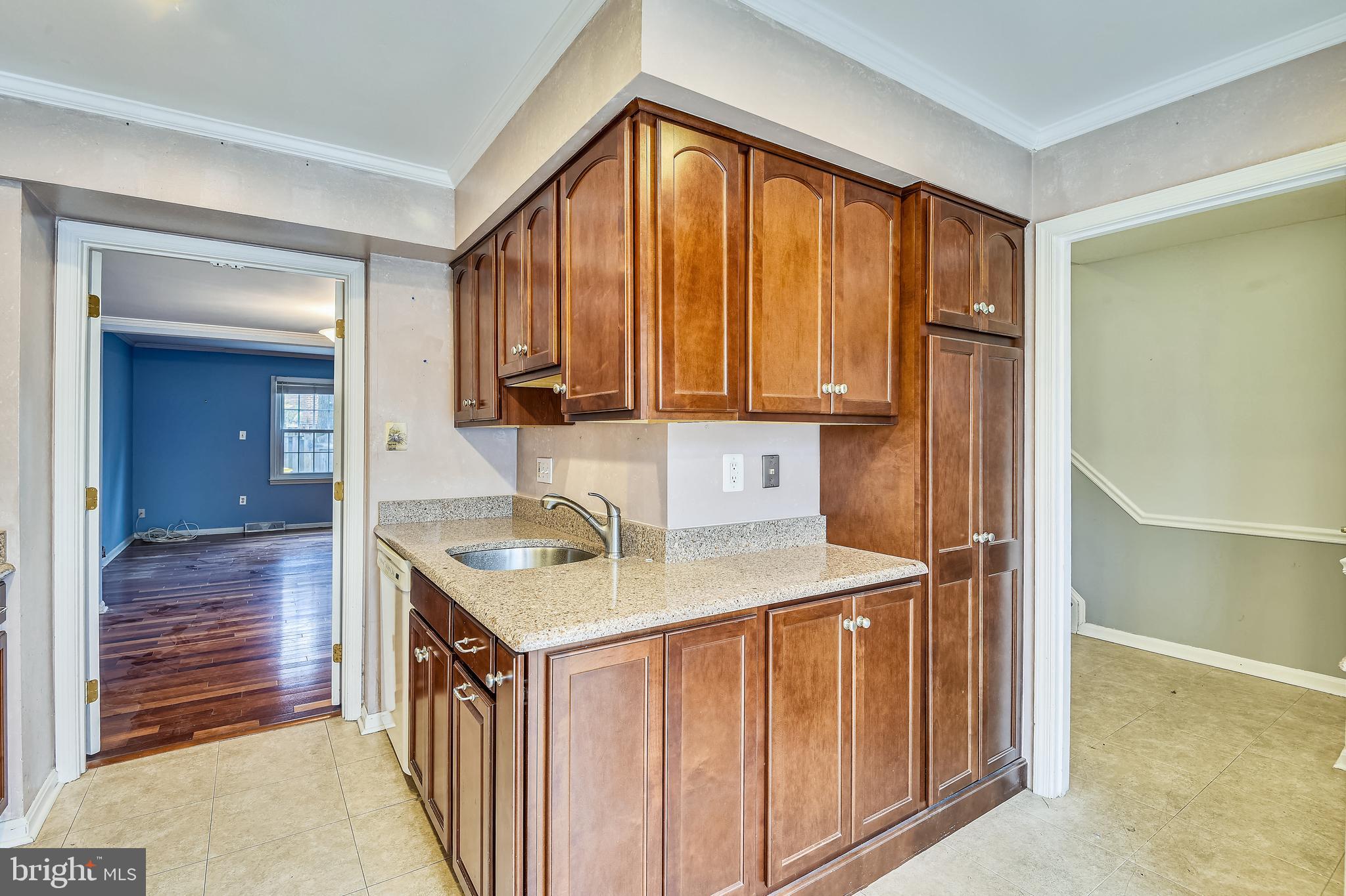 1606 Angus Court Crofton, MD 21114 - Photo 9 of 36 Kitchen