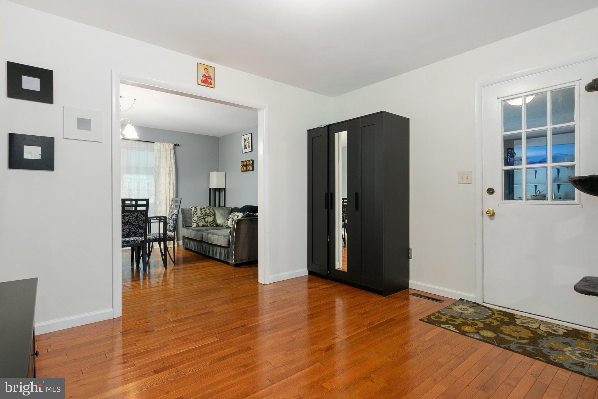 11929 Bayswater Road Gaithersburg, MD 20878 - Photo 15 of 61