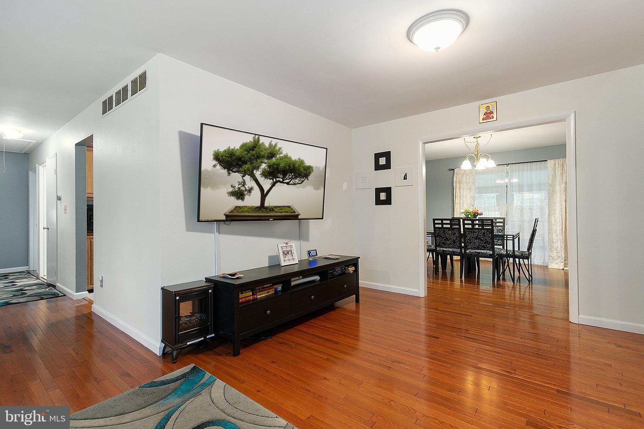 11929 Bayswater Road Gaithersburg, MD 20878 - Photo 16 of 61