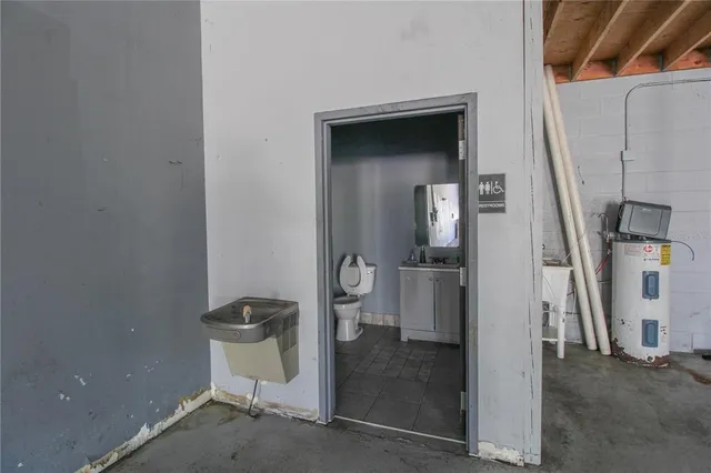 $18 | 2350 South US Highway 17 92, Unit 3030, Longwood, FL 32750