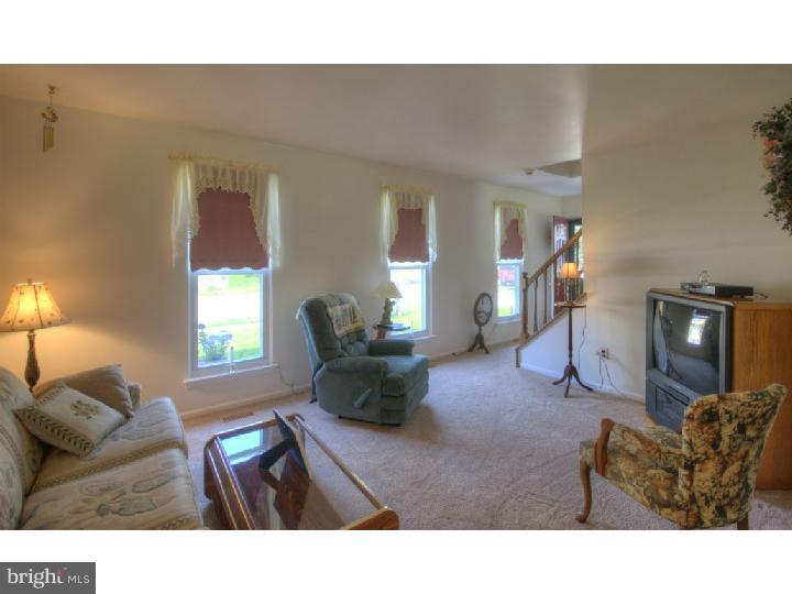 40 Brighton Road Westampton, NJ 08060 - Photo 13 of 24 Living Room