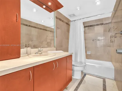 $570,000 | 5401 Collins Avenue, Unit 107, Miami Beach, FL 33140