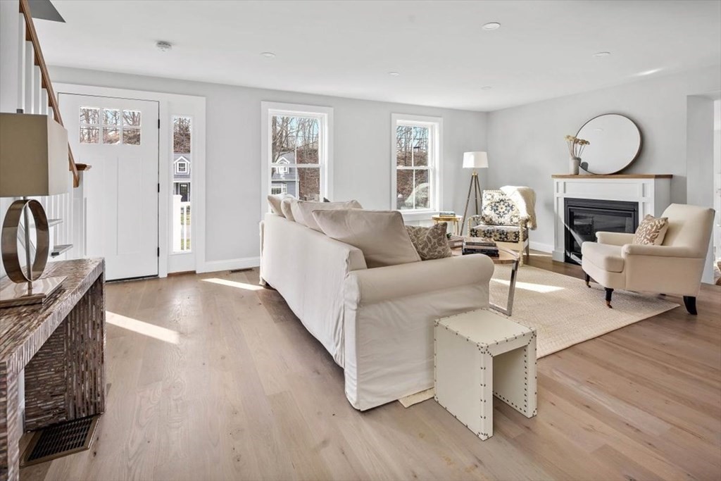 3 Nichols Road Hingham, MA 02043 - Photo 5 of 39 Gallery Image 5