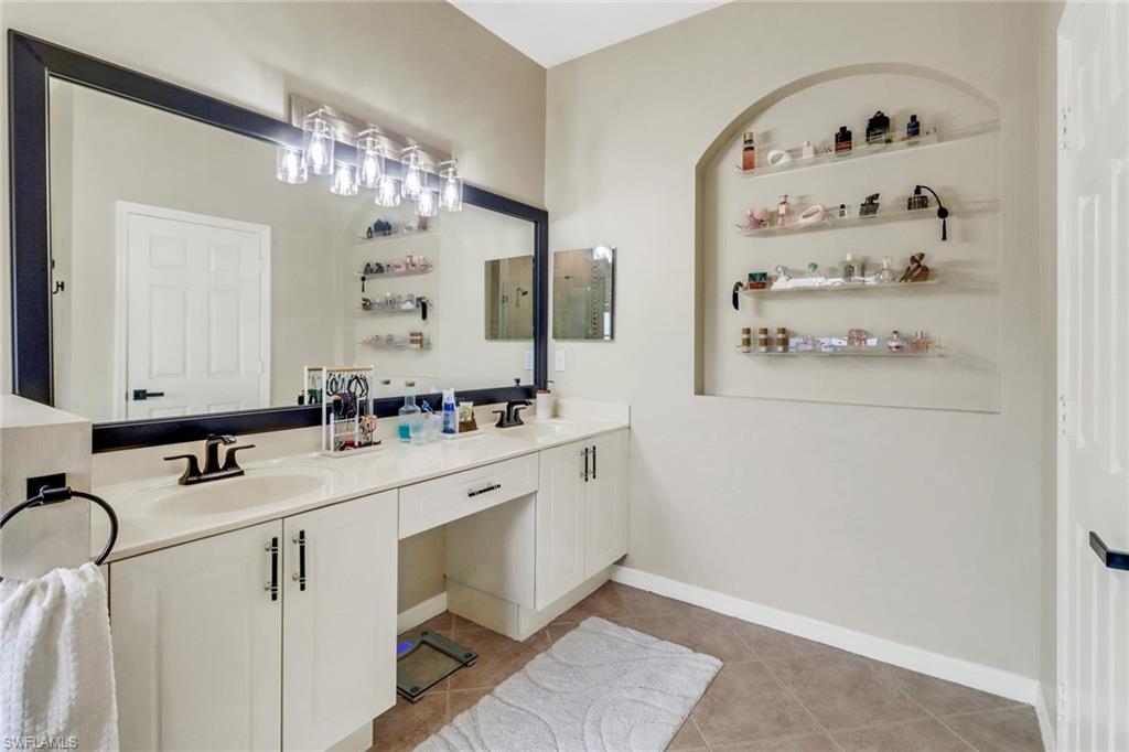 15586 Summit Pl Circle, Unit 404 Naples, FL 34119 - Photo 15 of 37