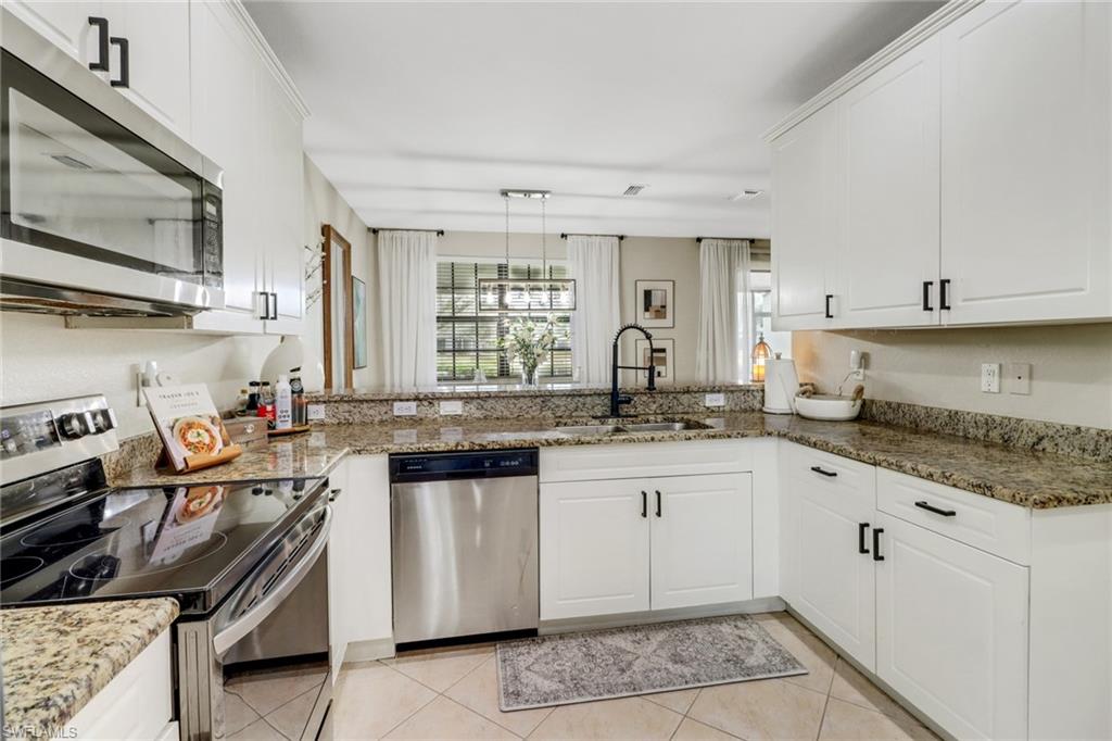 15586 Summit Pl Circle, Unit 404 Naples, FL 34119 - Photo 3 of 37