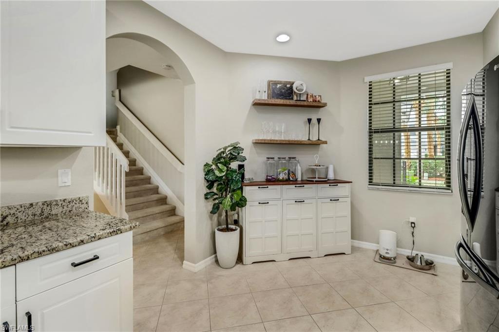 15586 Summit Pl Circle, Unit 404 Naples, FL 34119 - Photo 4 of 37