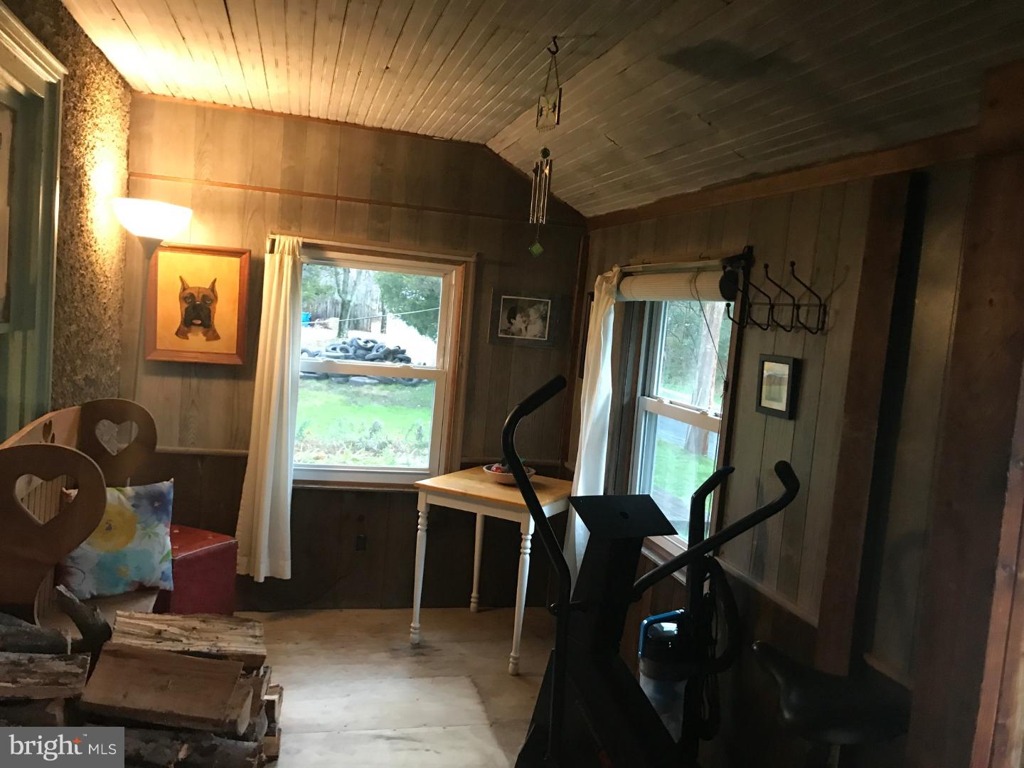 1450 Benner School Road Quakertown, PA 18951 - Photo 12 of 22 Enclosed Porch