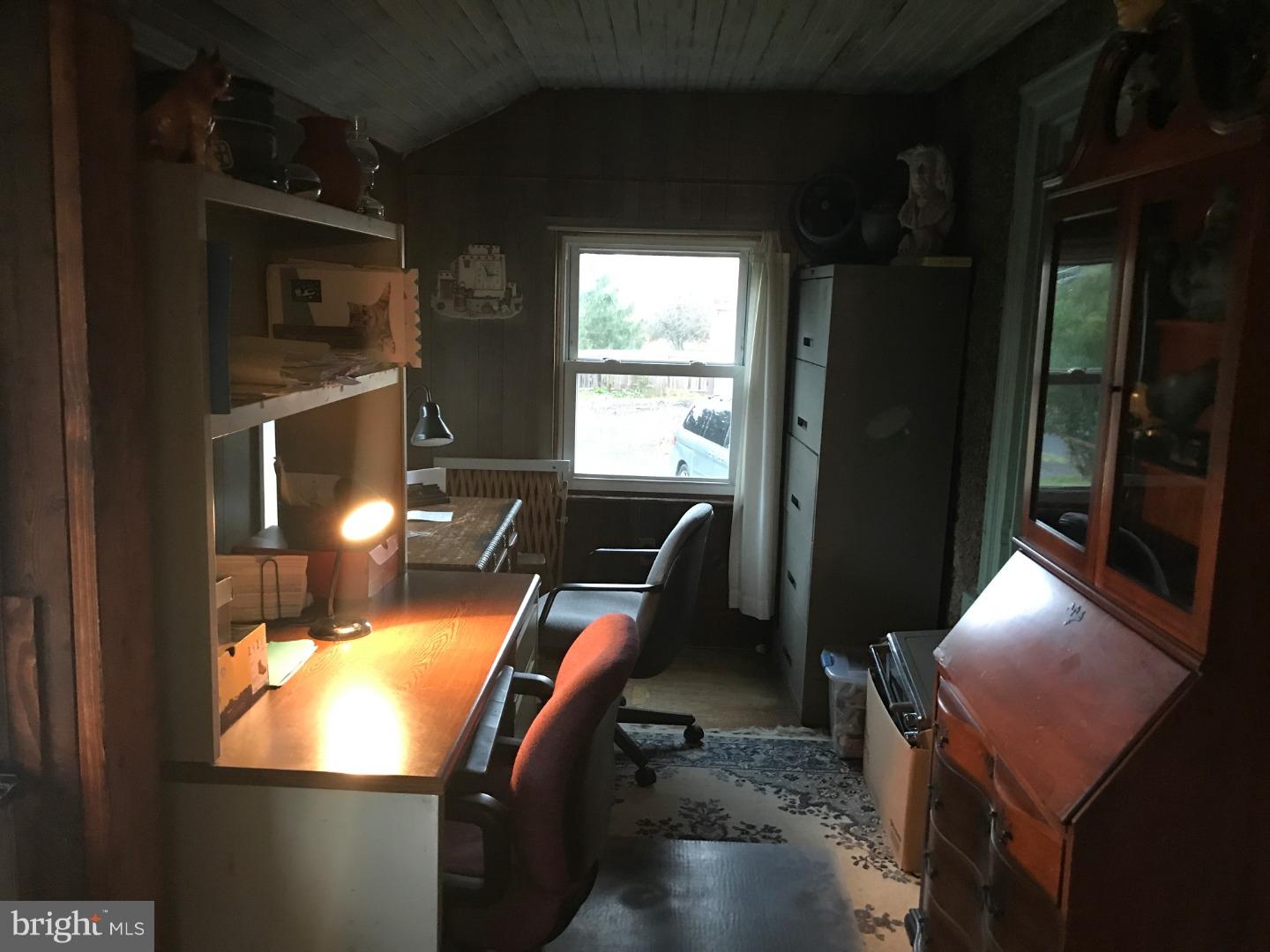 1450 Benner School Road Quakertown, PA 18951 - Photo 13 of 22 Enclosed Porch