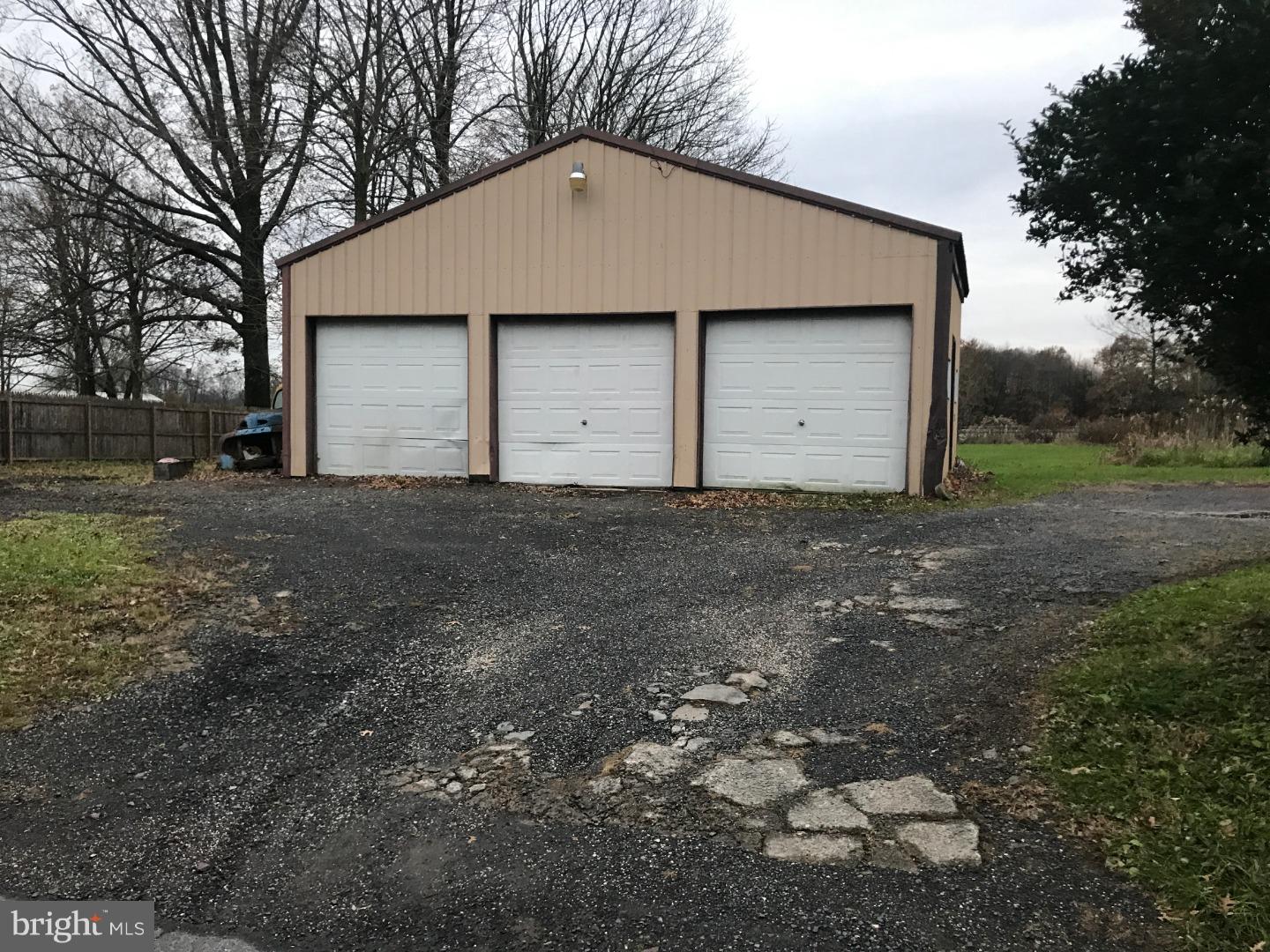 1450 Benner School Road Quakertown, PA 18951 - Photo 22 of 22 Garage