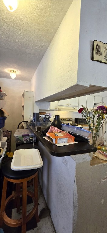 357 South Magma Road Golden Valley, AZ 86413 - Photo 11 of 39 Breakfast bar