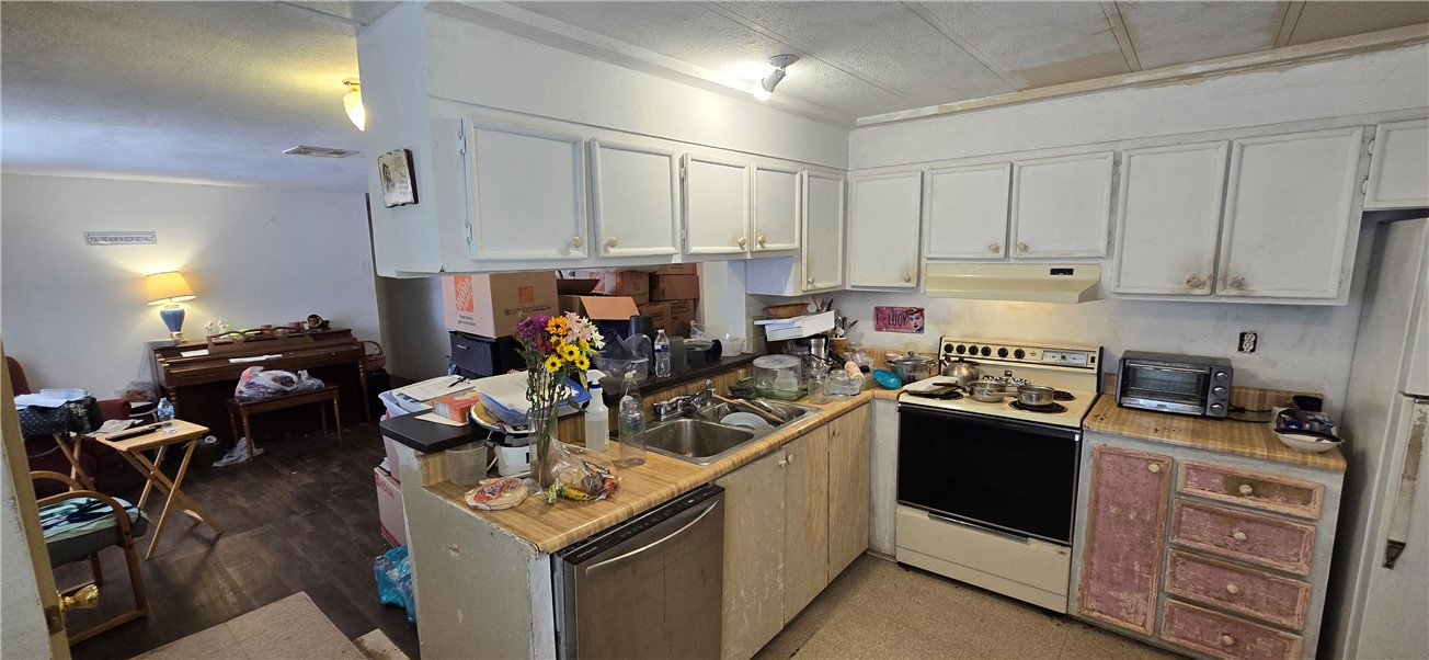 357 South Magma Road Golden Valley, AZ 86413 - Photo 16 of 39 Kitchen