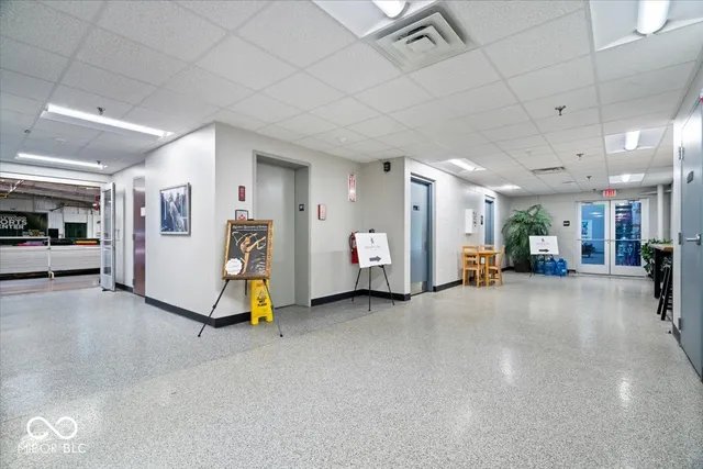 $1,980 | 201 West Carmel Drive, Carmel, IN 46032