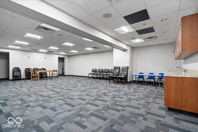 $1,980 | 201 West Carmel Drive, Carmel, IN 46032