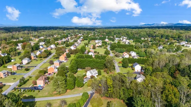 a black and white photo of a microwave