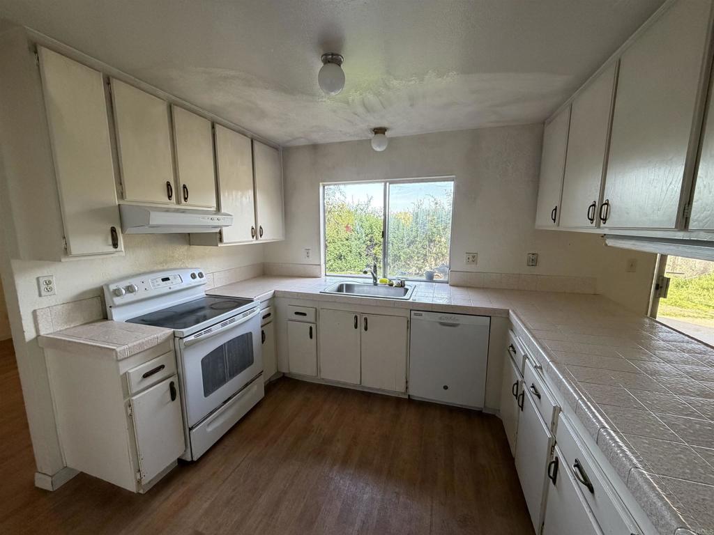 1957 Duke Street Chula Vista, CA 91913 - Photo 4 of 18