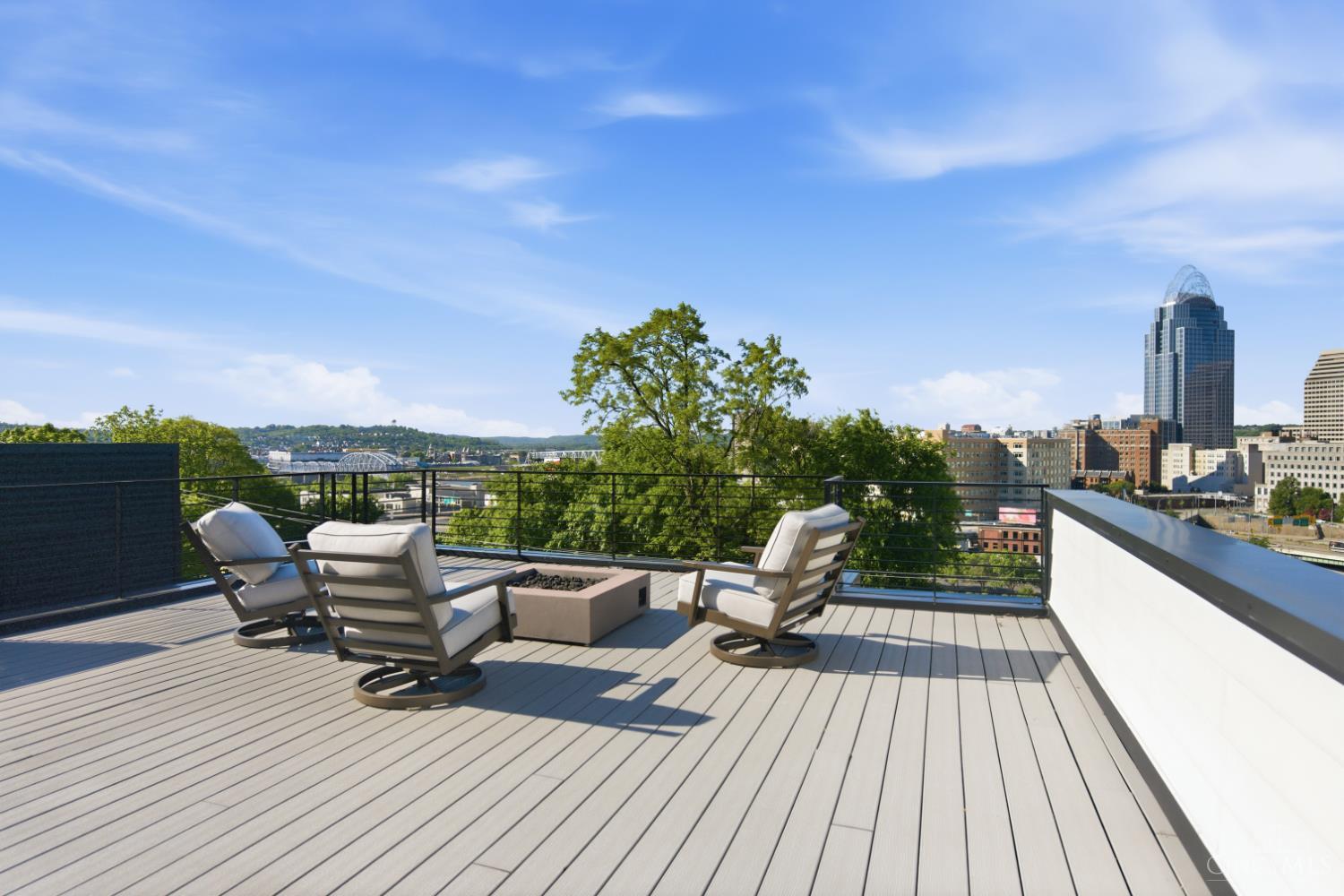 404 Baum Street Cincinnati, OH 45202 - Photo 2 of 37