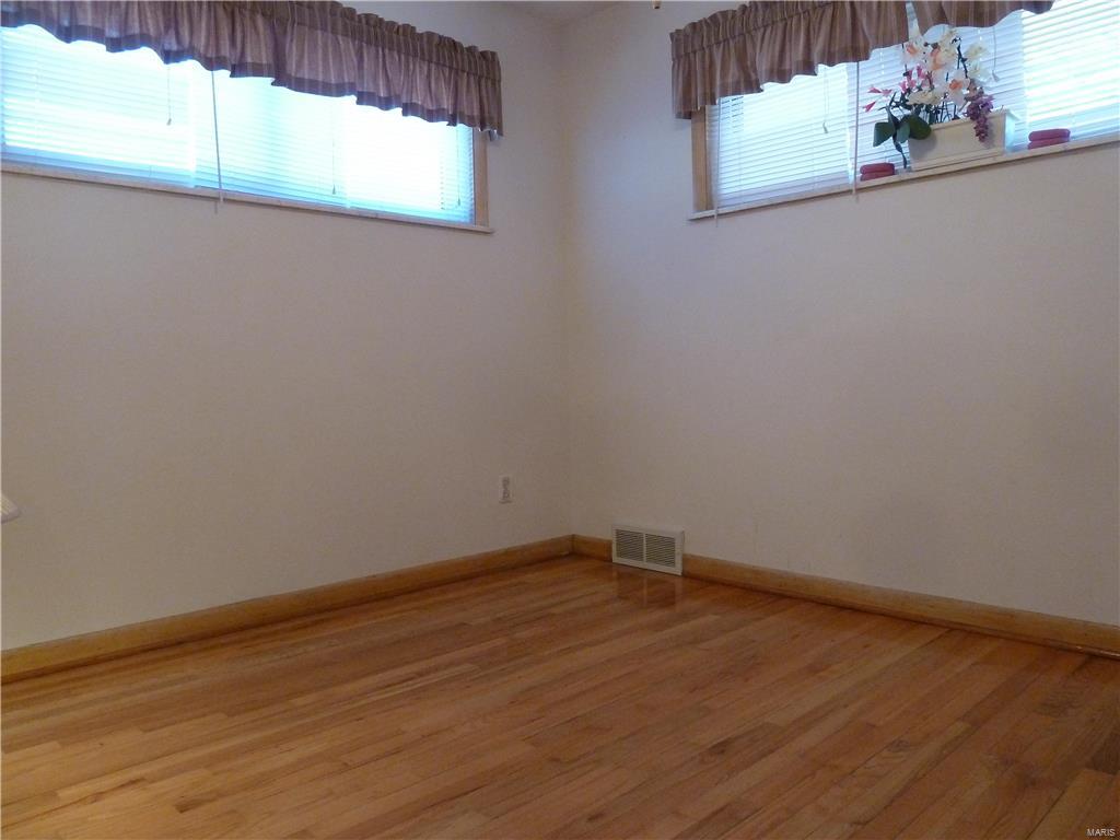 950 Derhake Road Florissant, MO 63033 - Photo 13 of 27 Gallery Image 13