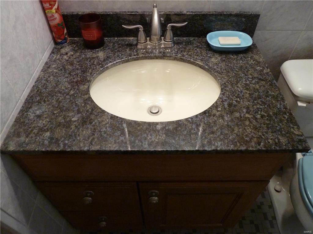 950 Derhake Road Florissant, MO 63033 - Photo 15 of 27 Gallery Image 15