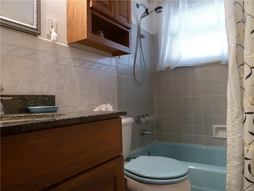 950 Derhake Road Florissant, MO 63033 - Photo 18 of 27 Gallery Image 18