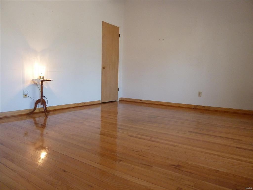 950 Derhake Road Florissant, MO 63033 - Photo 2 of 27 Gallery Image 2