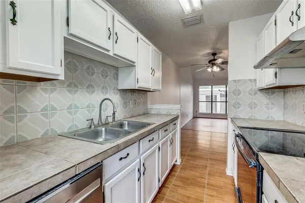 $194,000 | 2917 Tanglewood Drive, Lancaster, TX 75134