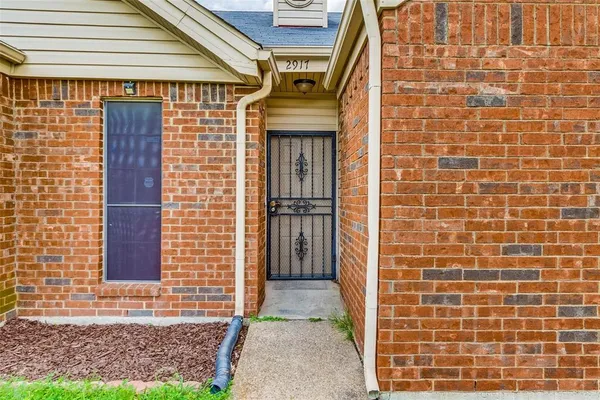 $194,000 | 2917 Tanglewood Drive, Lancaster, TX 75134