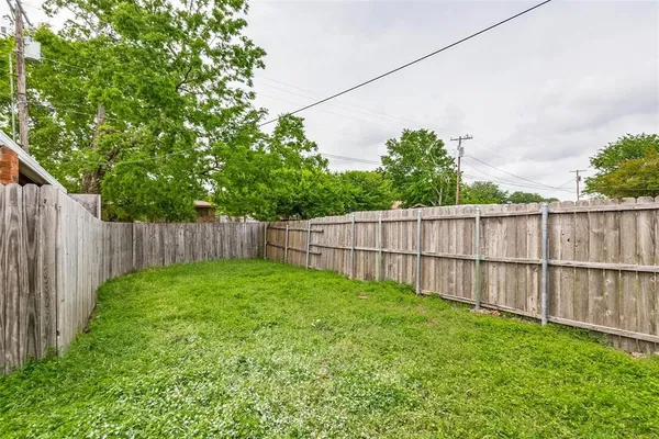 $194,000 | 2917 Tanglewood Drive, Lancaster, TX 75134