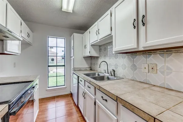 $194,000 | 2917 Tanglewood Drive, Lancaster, TX 75134