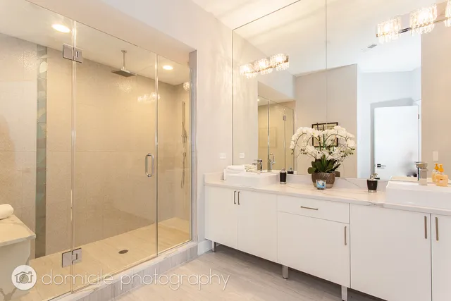 $879,000 | 650 North Morgan Street, Unit 504, Chicago, IL 60642