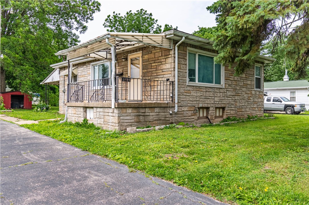 2499 East Logan Street Decatur, IL 62526 - Photo 2 of 15