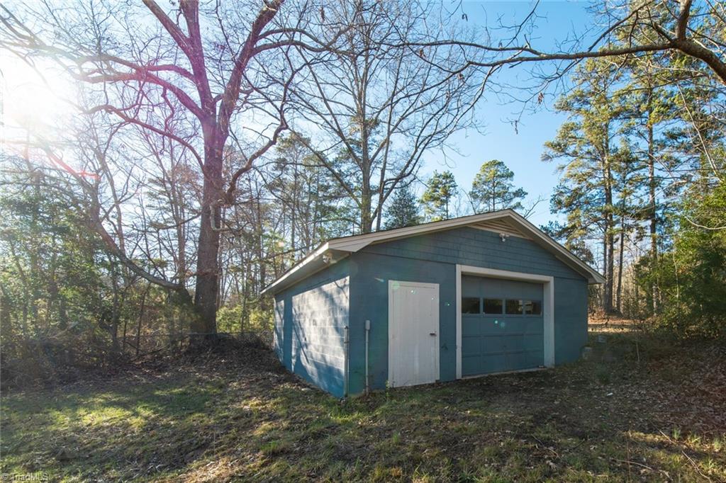 3158 Floyd Church Road Lexington, NC 27292 - Photo 3 of 33 Gallery Image 3
