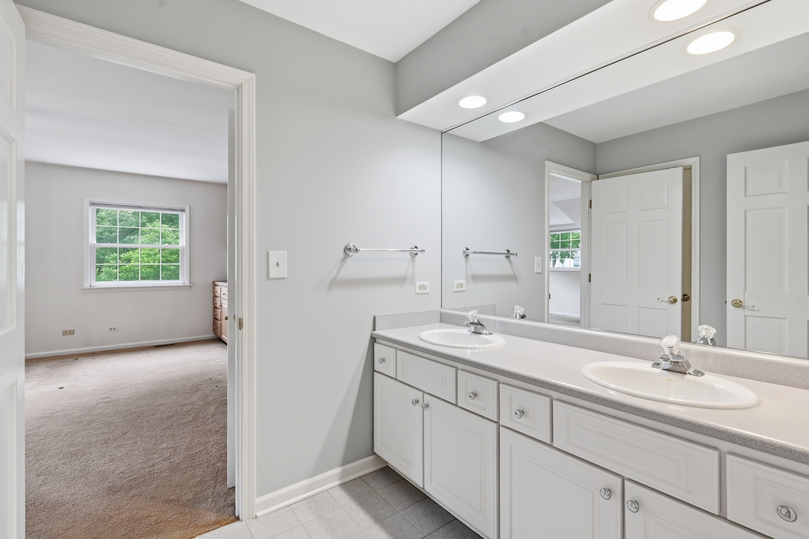700 South Drive Burr Ridge, IL 60527 - Photo 22 of 28