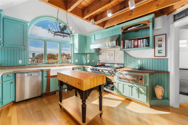 $1,995,000 | 27 West Willow Lane, Charlestown, RI 02813