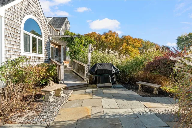 $1,995,000 | 27 West Willow Lane, Charlestown, RI 02813