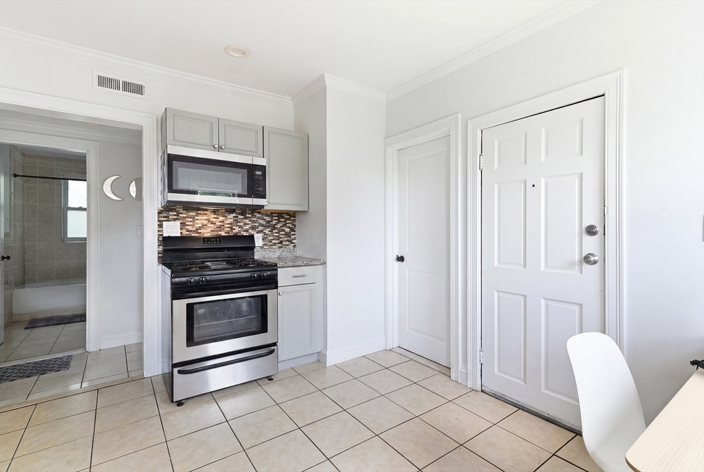 39 Glen Road Boston, MA 02130 - Photo 13 of 42