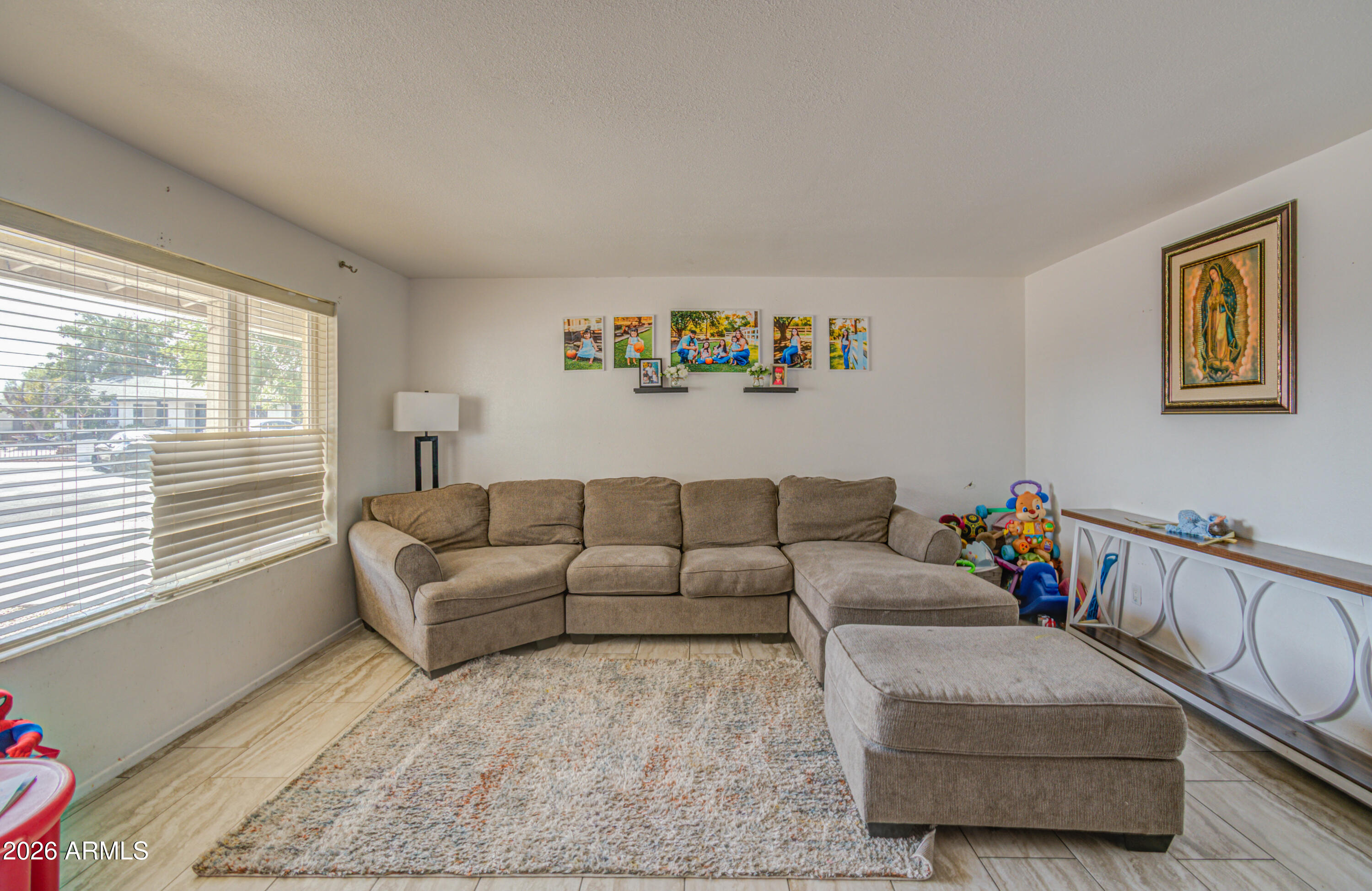 7530 West Roma Avenue Phoenix, AZ 85033 - Photo 11 of 40 Living Room 5