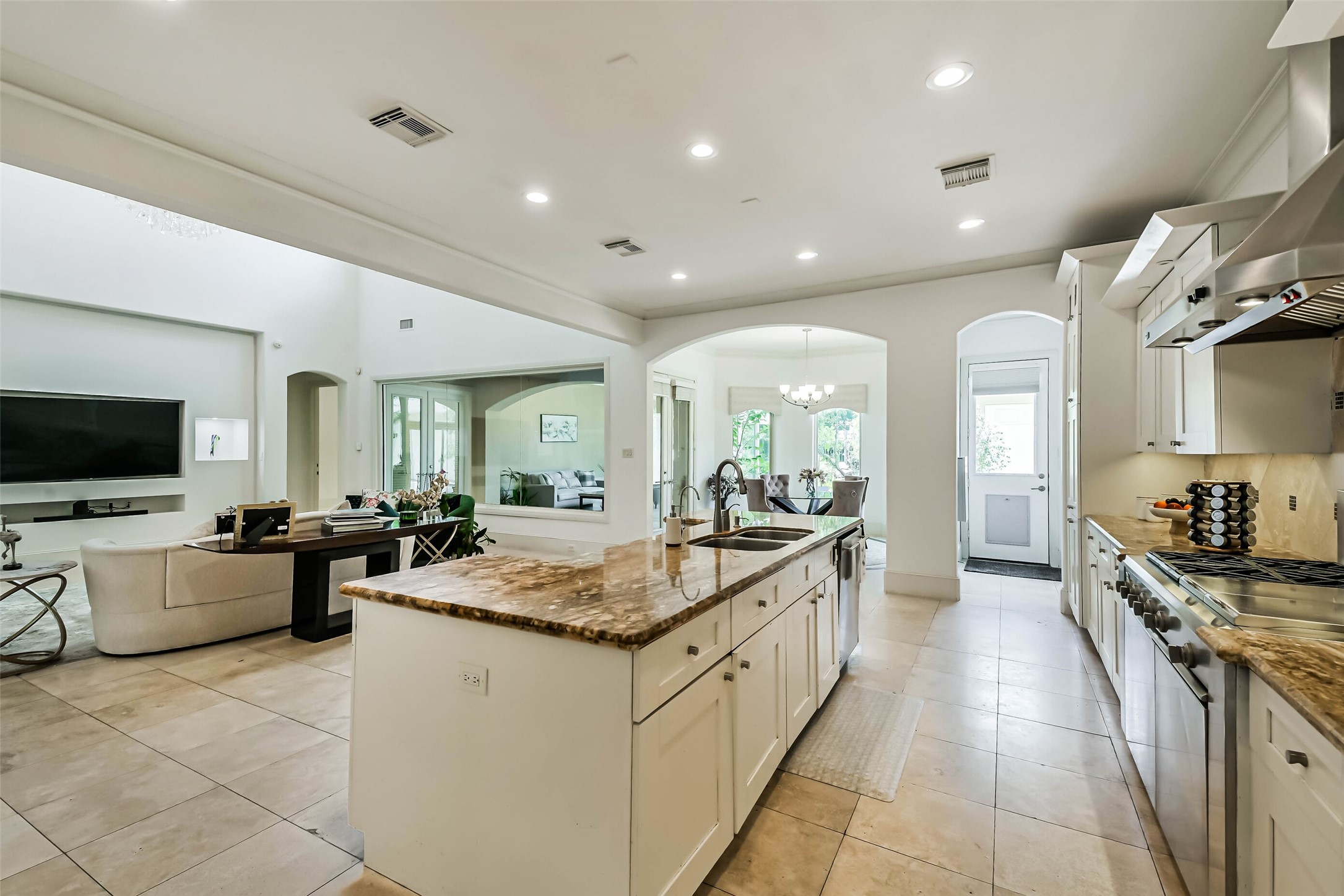 2502 Chimney Rock Road Houston, TX 77056 - Photo 28 of 50 View of the kitchen and living room