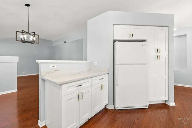 $289,900 | 9521 Georgetown Lane, Crystal Lake, IL 60014