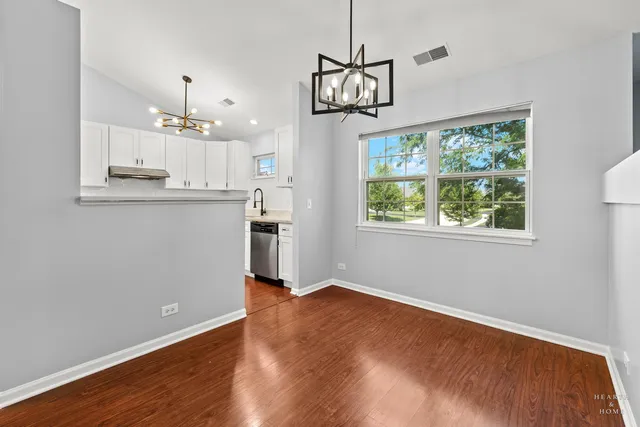 $289,900 | 9521 Georgetown Lane, Crystal Lake, IL 60014