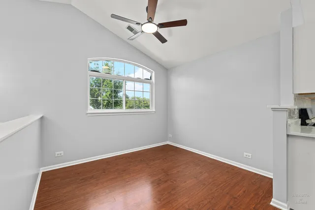 $289,900 | 9521 Georgetown Lane, Crystal Lake, IL 60014