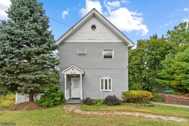 $615,000 | 212 Highway 23, Hamburg, NJ 07419