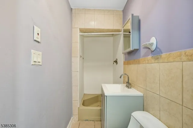 $580,000 | 212 Highway 23, Hamburg, NJ 07419